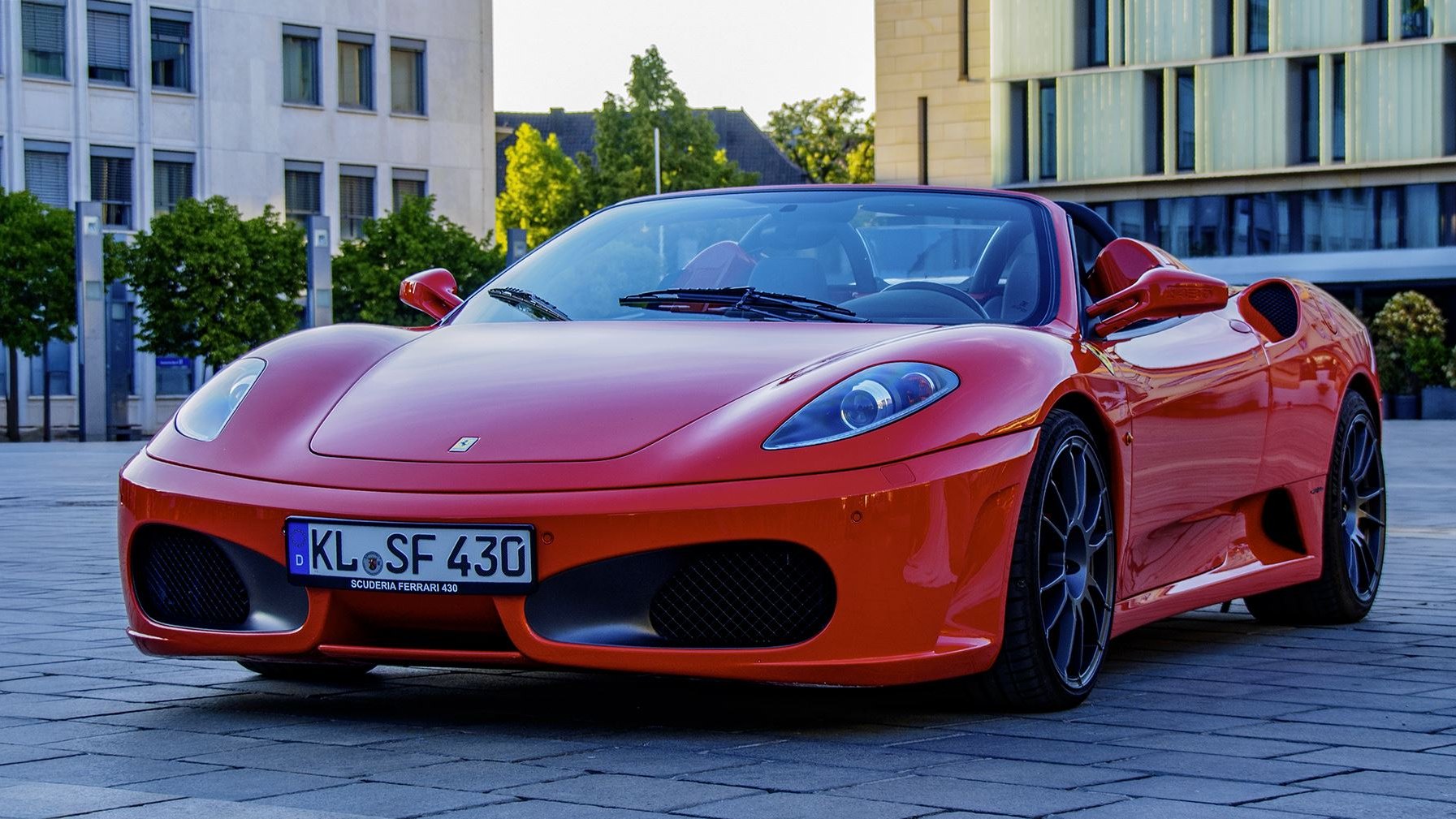 Header-Ferrari-Scuderia-1